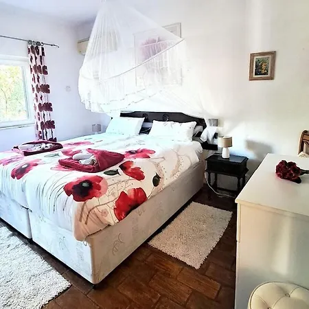 With 3 Bedrooms Tatil Evi *
