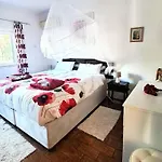 With 3 Bedrooms 度假居 *
